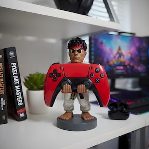Street Fighter Ryu Controller Stand Holder, Resin Gaming Desk Decor