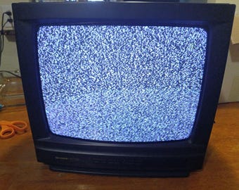 Working Vintage 1977 Toshiba Blackstripe Portable CRT Television