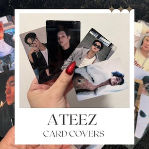以下が含まれることがあります： ATEEZのメンバーがそれぞれ写ったカードカバーが複数枚、手に持たれています。カードは光沢があり、様々なポーズが写っています。「ATEEZ CARD COVERS」の文字が白いボックスに表示されています。