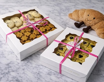 Caja de dulces de Nowruz: Galletas persas tradicionales, dulces recién horneados.