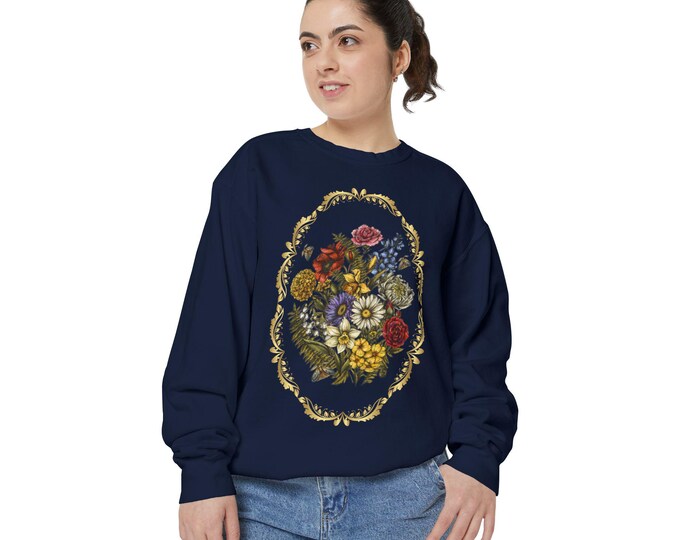 Featured listing image: Vintage Floral Bouquet Sweatshirt | Botanical Flowers Oval Frame