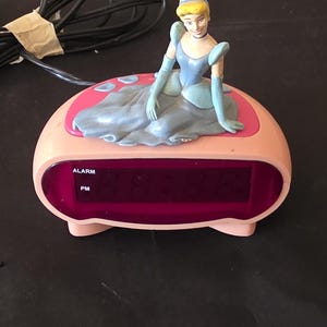 Vintage Disney Cinderella Digital Alarm Clock Model DC94530 Pink Retro Decor Y2K