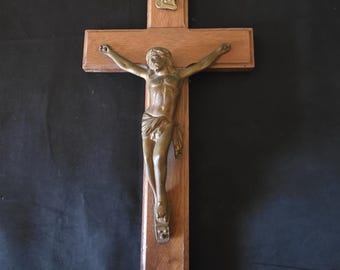 Vintage Resin Wall Crucifix Cross 9.5x5 Mid Century Catholic Jesus Corpus INRI Faux Wood Religious Decor Altar Christian Gift
