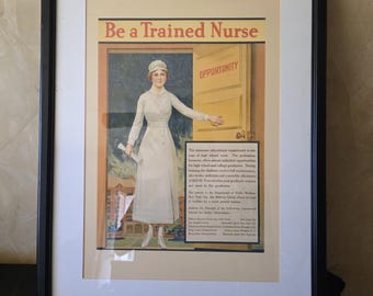Póster de reproducción enmarcado de la Primera Guerra Mundial "Conviértete en enfermero/a titulado/a" - 54,6 x 72,3 cm (21,5" x 28,5"). Arte mural médico retro.