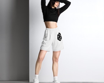 Shorts deportivos unisex de malla para hombre y mujer, con logo de dados en la parte delantera y trasera. Ideales para estar en casa, uso diario y entrenamiento.