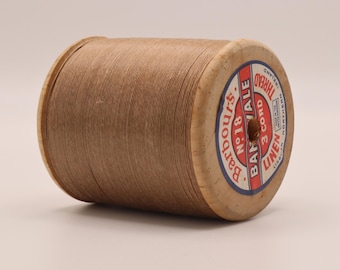 Full reel of linen thread