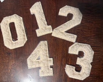 Applicazione ricamata in Sherpa da 5 1/2" di altezza Numeri cliente (da 0 a 9)