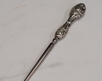 antique Birmingham silver 1904 floral handle button hook