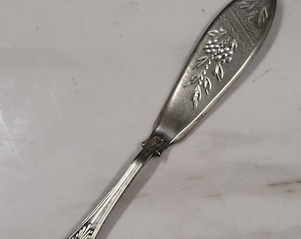 antique king pattern handle spreader