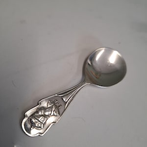 vintage silver plate queen Elizabeth commemorative tea caddy spoon