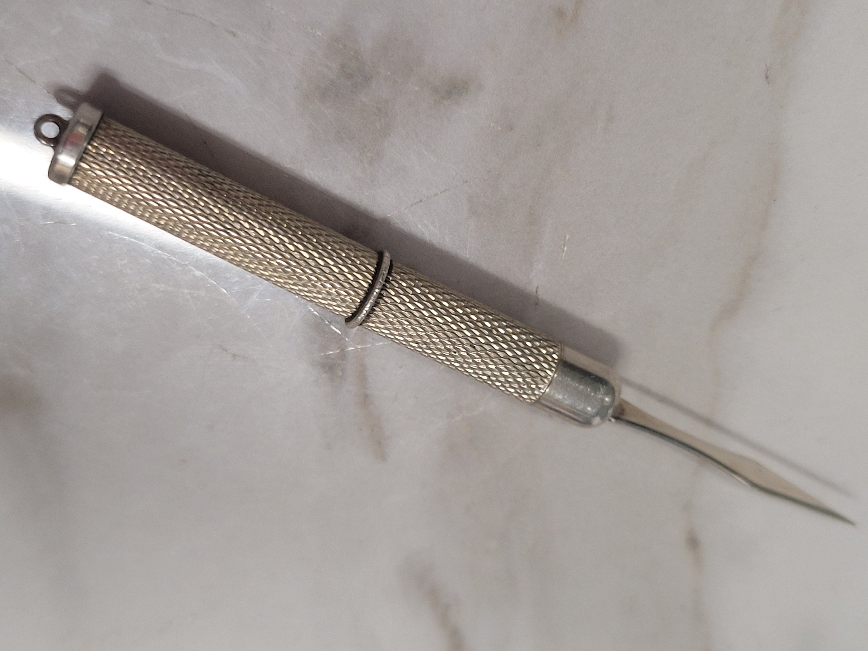 Utility & Decorative Toothpicks Holder,OKOMATCH Retractable Stainless Steel Toothpick Dispenser 1Pcs/Pack Silver 