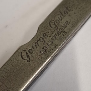 antike Werbelineal Brief offen Taschenwerkzeug George Goulet Champagner