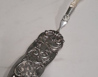 antique ornate sterling silver with mother of pearl handle cake slice