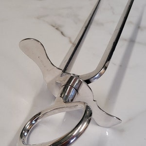 Tenedor grande para trinchar carne, de plata antigua