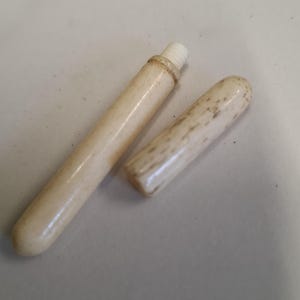 antyczne proste naturalne etui na igły do szycia