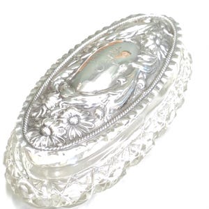 antique Birmingham silver 1904 ornate lid oval glass base trinket box