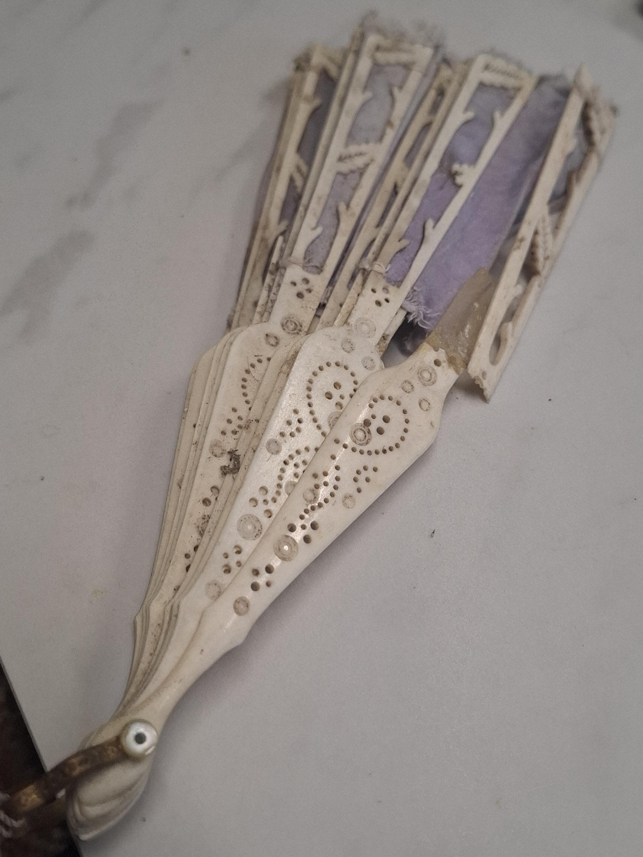 アンティークの手彫り扇子 - Etsy 日本