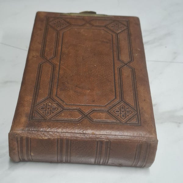 antiek bruin leren fotoalbum met messing sluiting