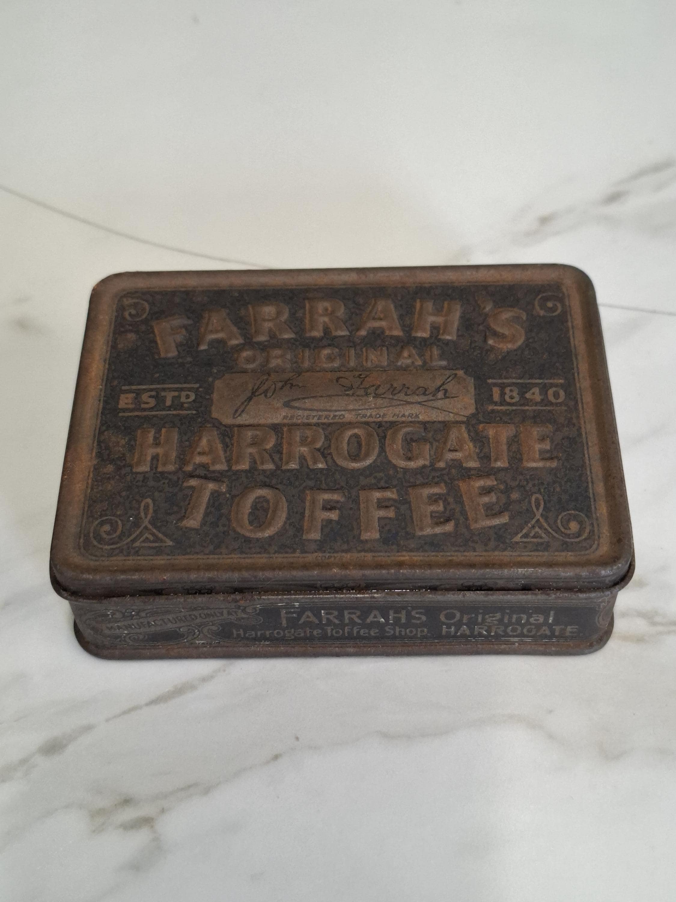 Farrah's toffee tin - Etsy 日本