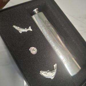 Vintage englisches Zinn-Angelflaschen-Set