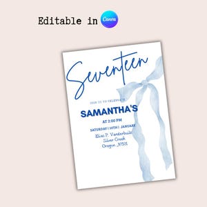 Puede incluir: Una tarjeta de invitación blanca con texto azul y un diseño de cinta de acuarela. El texto dice "Seventeen" en cursiva, con detalles del evento de Samantha, incluyendo la fecha, hora y lugar. La invitación es editable en Canva.