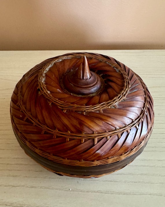 Vintage woven rattan lidded box – handwoven cane basket – boho / coastal décor
