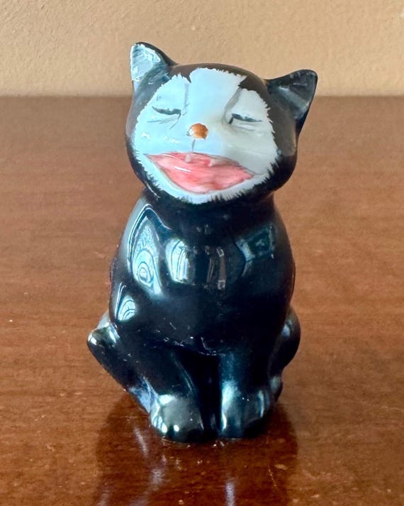 Royal Doulton “Lucky” Black Cat Figurine – Vintage Ceramic