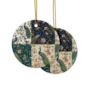 Keramikornament mit Pfauen-Patchworkmuster | Rundes, zweiseitiges Ornament Bild 3