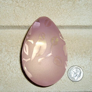 Vintage Frosted Pink Glass Partridge In A pear Tree Egg. Simply Lovely 1990&#39;s