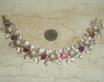 Vintage Iridescent Rhinestones Enamel Leaf Bracelet. Posh! 1960's Jewelry 3070