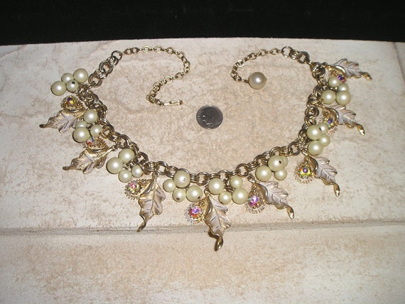 Vintage Stunning Faux Pearl And Iridescent Rhines… - image 4