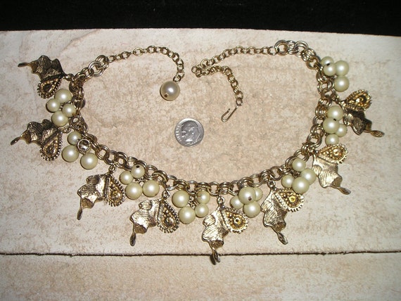 Vintage Stunning Faux Pearl And Iridescent Rhines… - image 3