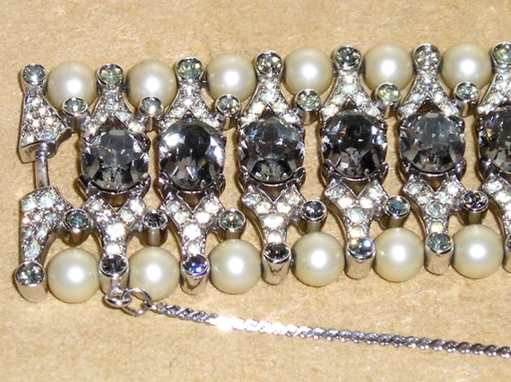 Signed Crown Trifari Black Diamond And Faux Pearl… - image 2