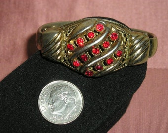 Vintage Gold Tone Hinged Clamper Bracelet With Red Rhinestones 1940's Jewelry a135b