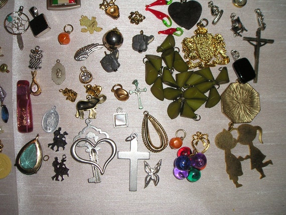 Vintage Lot Of 144 Charms And Pendants. Disney Gl… - image 9