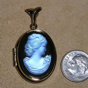 Vintage Blue Glass Cameo Two Picture Locket Pendant 1960's Jewelry b3