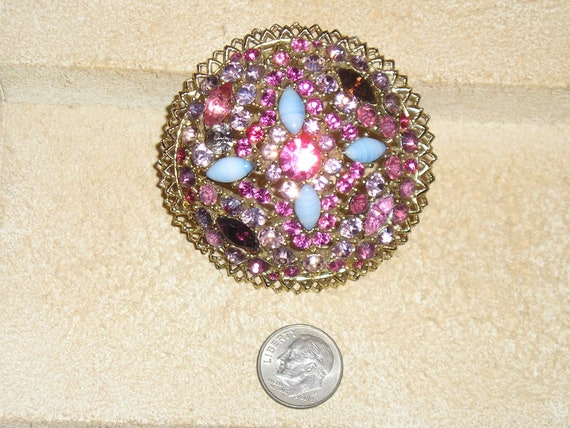 Vintage Large Pink Purple And Blue Art Glass Rhinestone Dome Brooch Pin. Splendid 1960's Jewelry 015