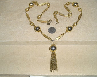 Signé vintage Judy Lee Gold Tone Fringed Tassel Egyptian Collier 1950's Bijoux a79