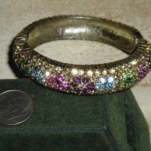 Vintage Crystal Rhinestone Flower Pattern Hinged Clamper Bangle Style Bracelet Jewelry 154
