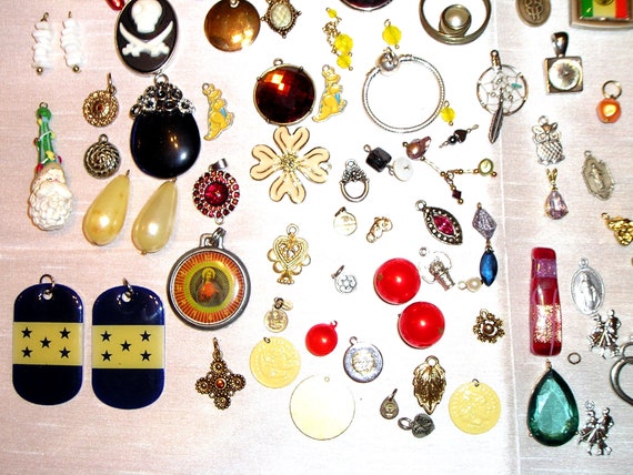 Vintage Lot Of 144 Charms And Pendants. Disney Gl… - image 5