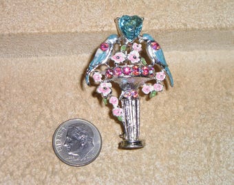 Vintage Splendid Enamel Birds And Rhinestone Bird Bath Brooch Pin With Pink Flowers And Glass Heart. Rhodium Plated 1950's Jewelry 4141