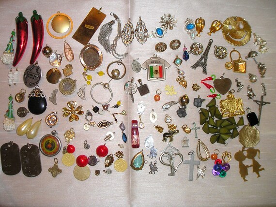 Vintage Lot Of 144 Charms And Pendants. Disney Gl… - image 6
