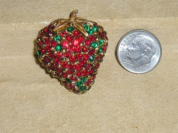 Vintage Unsigned Ciner Strawberry Brooch With Red… - image 1