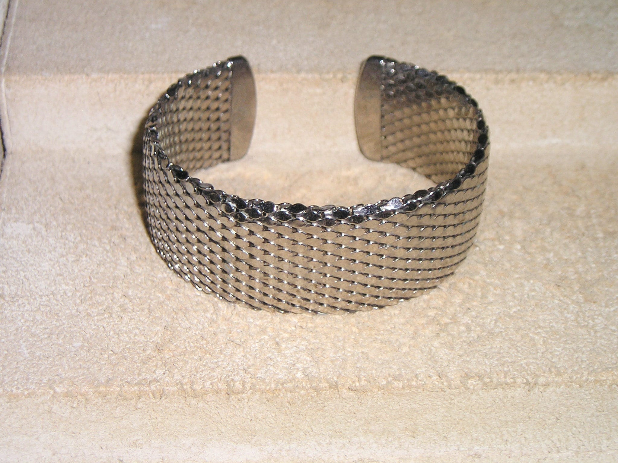 【爆売り！】 Tone Silver Vintage Mesh Statement Stylish Bracelet. Cuff アクセサリー