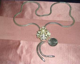 Vintage Clear Rhinestone Flower Basket Necklace. Chic! 1940's Jewelry 159