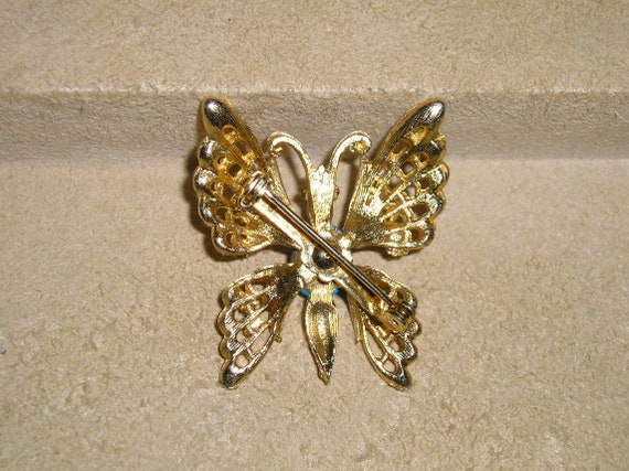 Vintage Rhinestone Butterfly Brooch Pin With Blue… - image 2