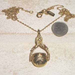 Vintage Signed 1928 Jewelry Co Victorian Revival Picture Locket