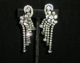 Vintage Large Crystal Clear Rhinestone Clip On Shoulder Duster Earrings. Elegant 1950's Jewelry 10071