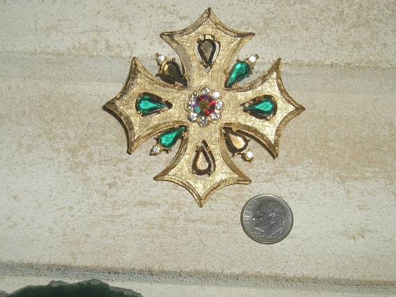 Vintage Rhinestone Gold Tone Maltese Cross Brooch… - image 1