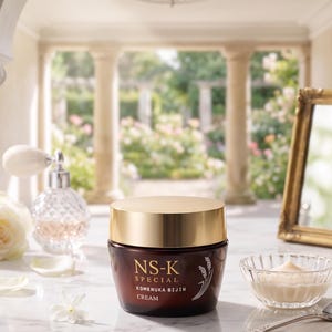 Creme facial hidratante de farelo de arroz Nihonsakari 30g, cuidados com a pele inspirados na cervejaria de saquê japonesa, ácido hialurônico, koji de arroz e extrato de levedura.